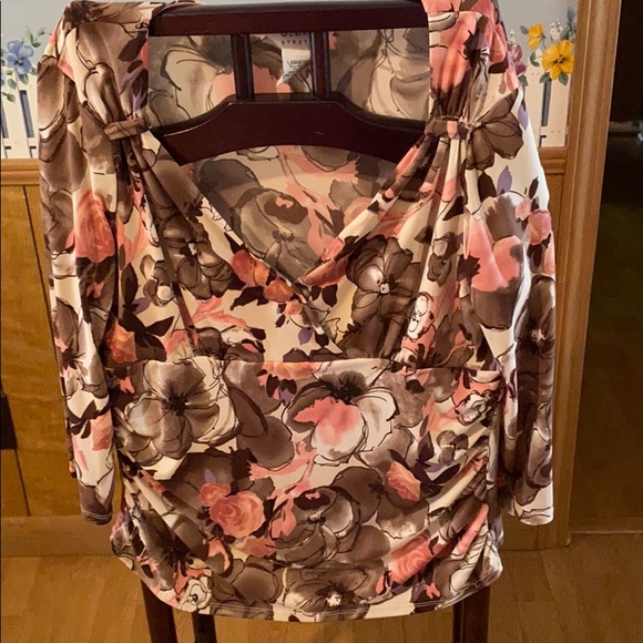 Ladies 2 piece skirt set - Picture 2 of 8